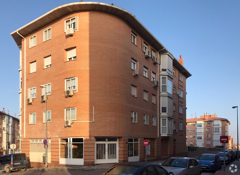 Immeuble residentiel dans Arganda del Rey, Madrid à vendre - Photo de l’immeuble – Image 2 sur 3