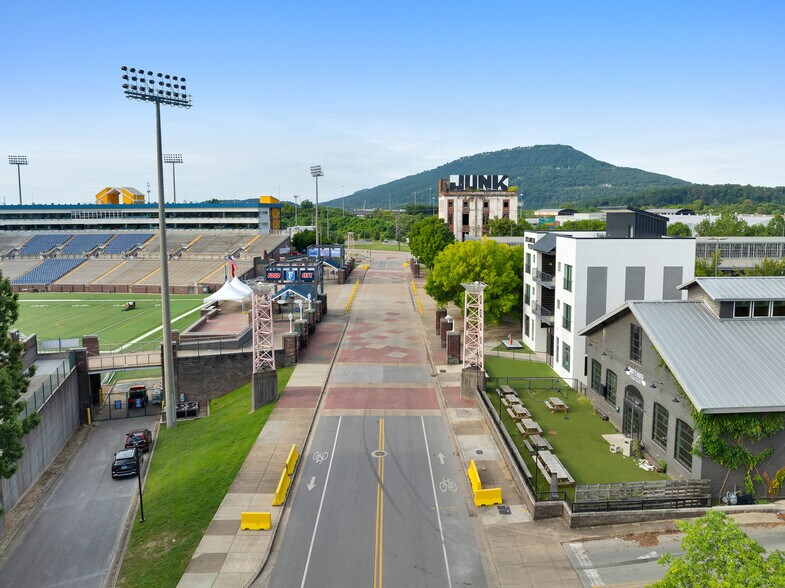 1791 Reggie White Blvd, Chattanooga, TN à louer - Photo de l’immeuble – Image 3 sur 13