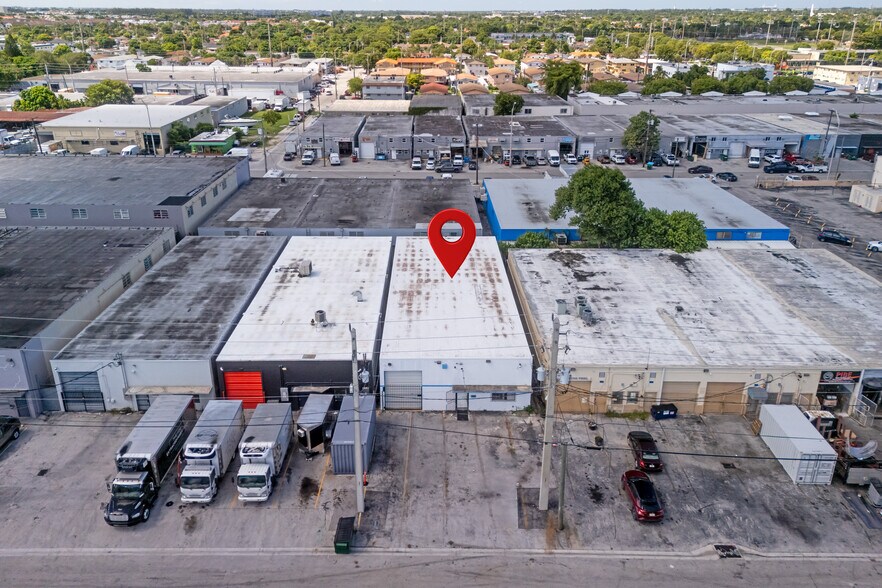 683 W 26th St, Hialeah, FL à vendre - Photo de l’immeuble – Image 1 sur 29