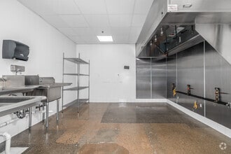 14435 Victory Blvd, Van Nuys, CA à louer Photo intérieure– Image 2 sur 12