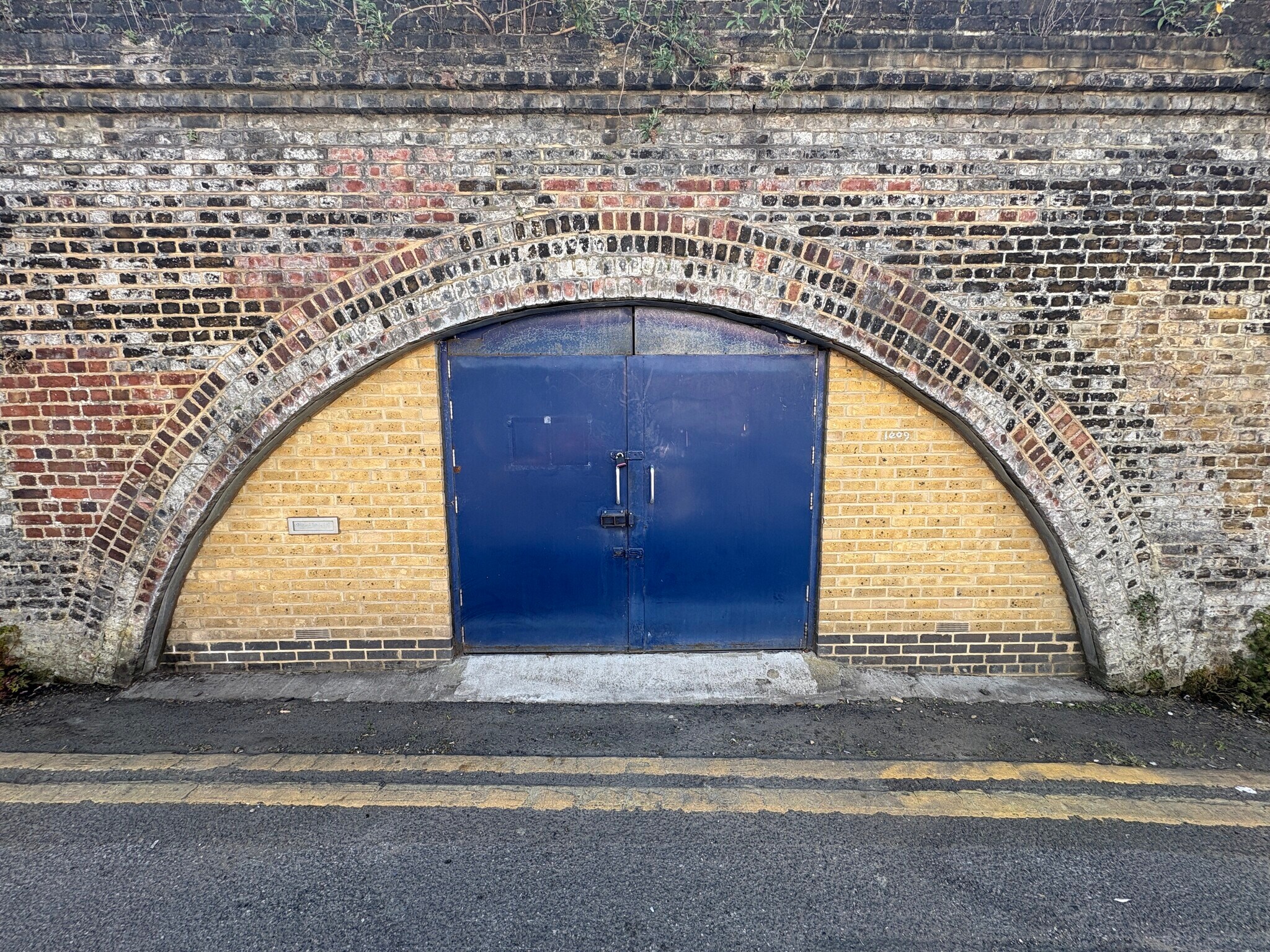 Barton Rd, Rochester à louer Photo de l’immeuble– Image 1 sur 4