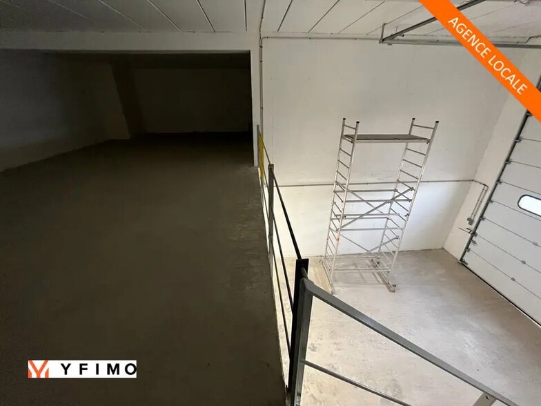 Local d’activités dans Flins-sur-Seine à louer - Photo de l’immeuble – Image 3 sur 6