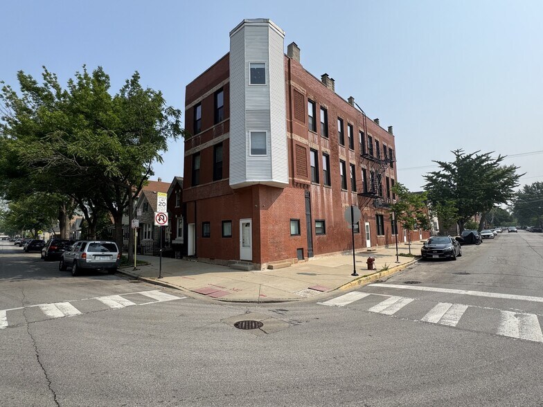 2935 S Throop St, Chicago, IL à vendre - Photo de l’immeuble – Image 2 sur 6