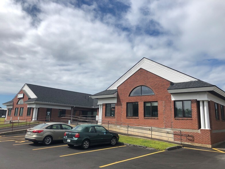 264 Civic Center Dr, Augusta, ME à louer - Photo de l’immeuble – Image 3 sur 7