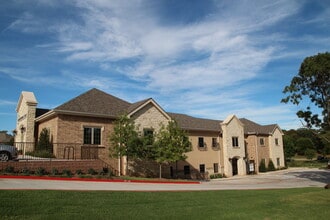 1008 S Bryant Ave, Edmond, OK à louer Photo de l’immeuble– Image 1 sur 1
