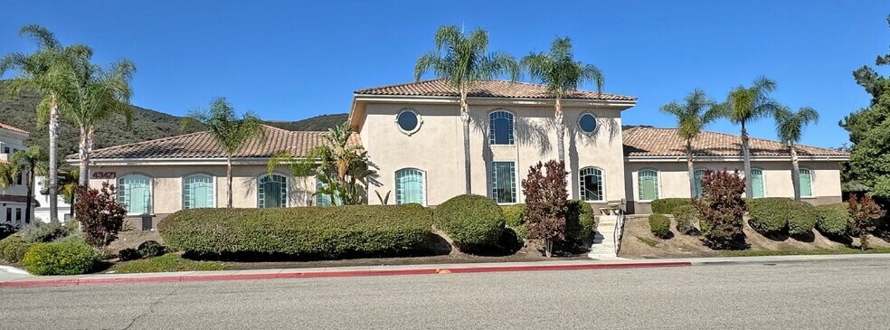 43471 Ridge Park Dr, Temecula, CA à louer - Photo de l’immeuble – Image 2 sur 7