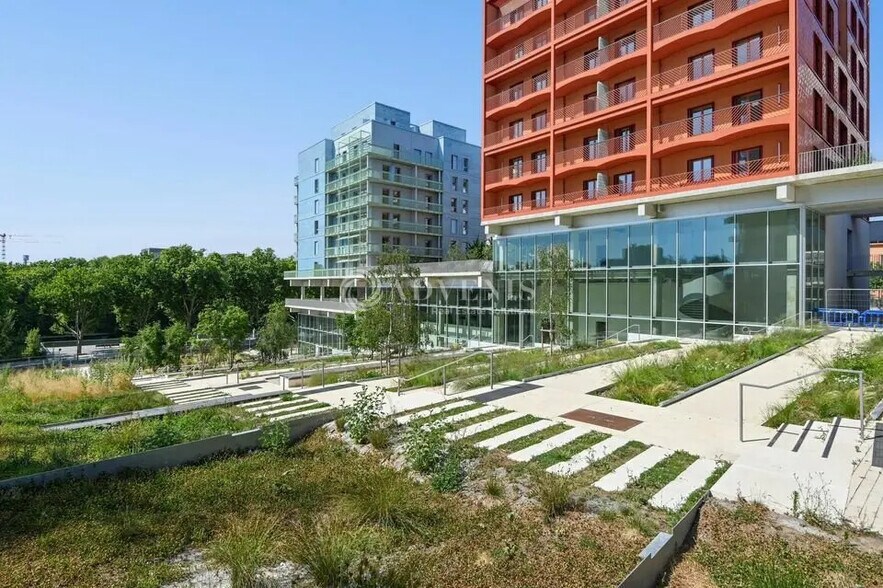 54 Quai De Seine, Saint-Ouen-sur-Seine à louer - Photo de l’immeuble – Image 1 sur 5