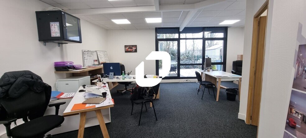 Bureau dans Serris à louer - Photo de l’immeuble – Image 1 sur 11