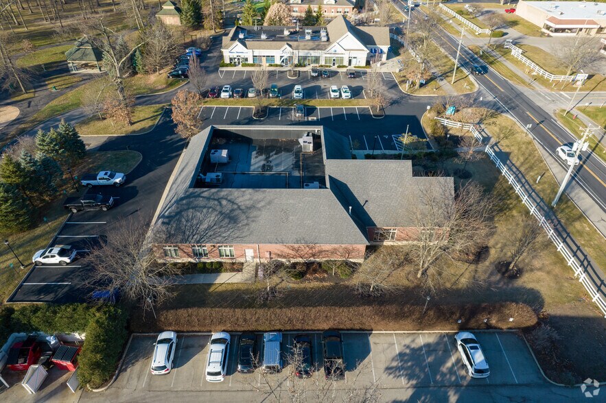 379 W Olentangy St, Powell, OH à louer - Aérien – Image 2 sur 7