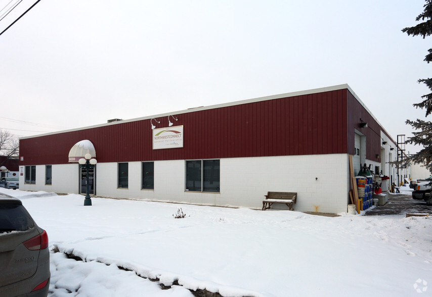 11613 145th St NW, Edmonton, AB à louer - Photo de l’immeuble – Image 3 sur 4