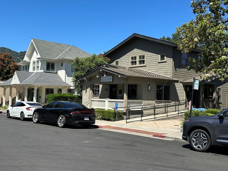 154 E Prospect Ave, Danville, CA à louer - Photo de l’immeuble – Image 3 sur 8
