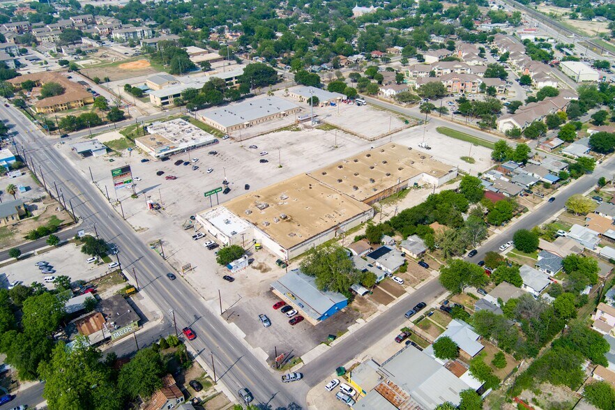 2118 S Zarzamora St, San Antonio, TX à louer - Photo de l’immeuble – Image 2 sur 5