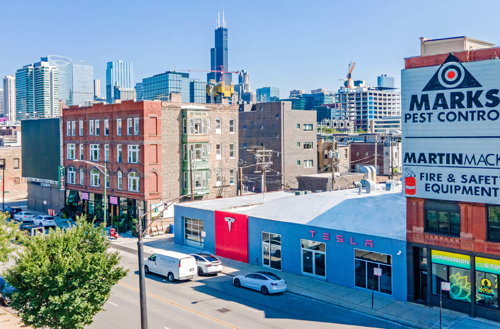 1053-1055 W Grand Ave, Chicago, IL à louer Photo de l’immeuble– Image 1 sur 7