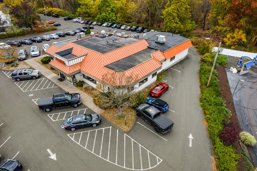 1731 Berlin Tpke, Wethersfield, CT à louer - Photo de l’immeuble – Image 3 sur 3