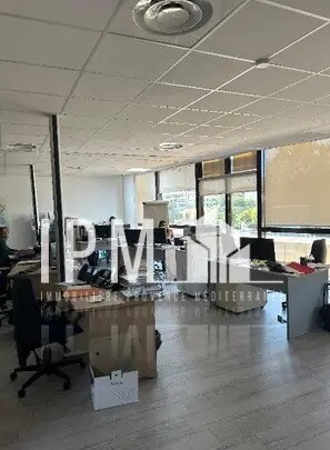 Bureau dans Marseille à louer - Photo de l’immeuble – Image 1 sur 5