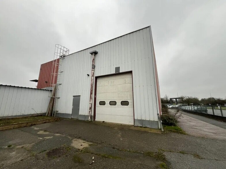 Industriel/Logistique dans Coignières à louer - Photo de l’immeuble – Image 2 sur 30