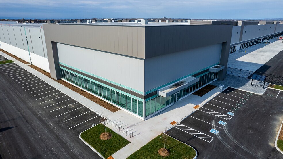 537 E Kingston Rd, Ajax, ON à louer - Photo principale – Image 1 sur 7