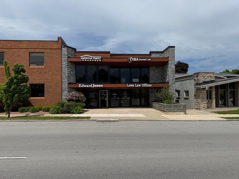 11614-11616 W North Ave, Wauwatosa, WI à louer - Photo de l’immeuble – Image 2 sur 4