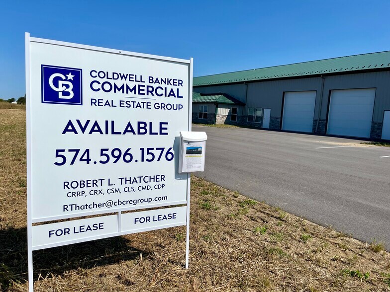 385 Blacketor Dr, Rochester, IN à louer - Photo de l’immeuble – Image 2 sur 9
