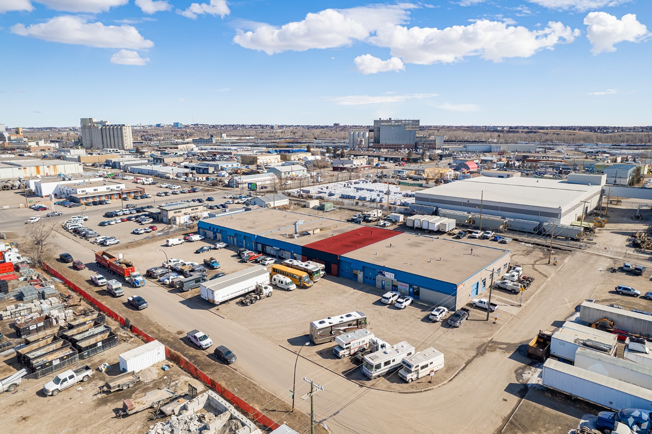 4150 14A St SE, Calgary, AB à louer Photo intérieure– Image 1 sur 1