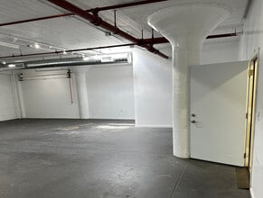 1922 E 7th Pl, Los Angeles, CA à louer Photo intérieure– Image 2 sur 6