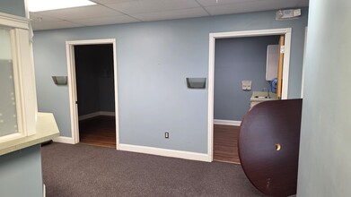 503 Wolcott Rd, Wolcott, CT à louer Photo intérieure– Image 1 sur 4