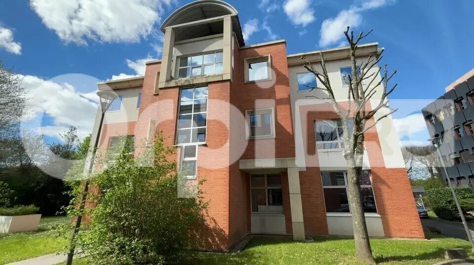 Bureau dans Chevilly-Larue à vendre - Photo de l’immeuble – Image 2 sur 11