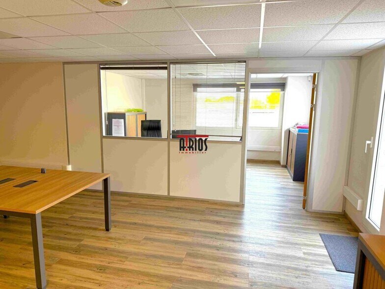 Bureau dans La Farlede à vendre - Photo de l’immeuble – Image 2 sur 13