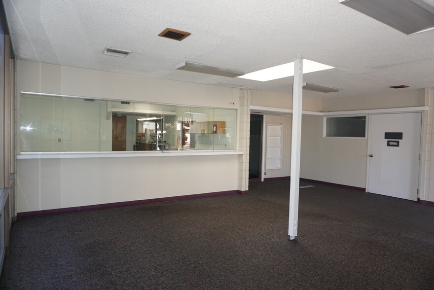 1004-1006 N Douty St, Hanford, CA à louer - Photo intérieure – Image 2 sur 12