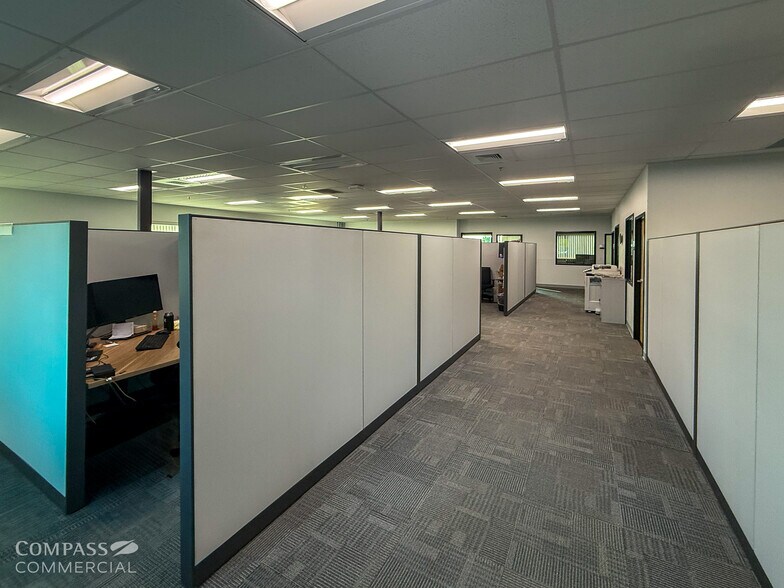 20706 High Desert Ln, Bend, OR à louer - Photo de l’immeuble – Image 3 sur 8