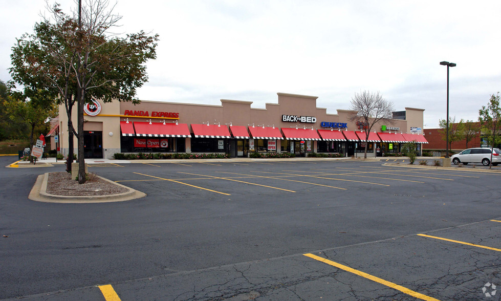 100-130 E Golf Rd, Schaumburg, IL à louer - Photo de l’immeuble – Image 3 sur 5