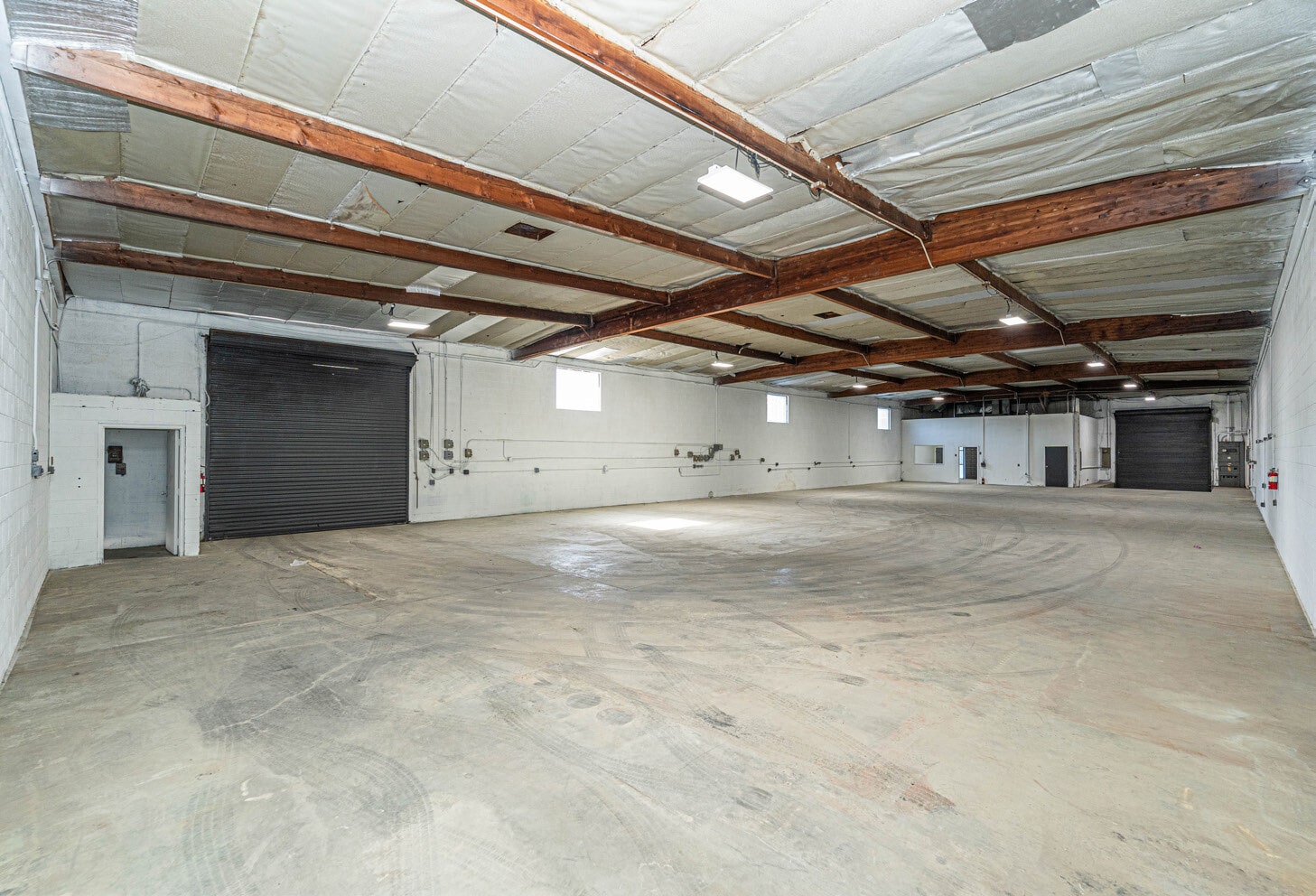 934 Avila St, Los Angeles, CA à vendre Photo intérieure– Image 1 sur 4