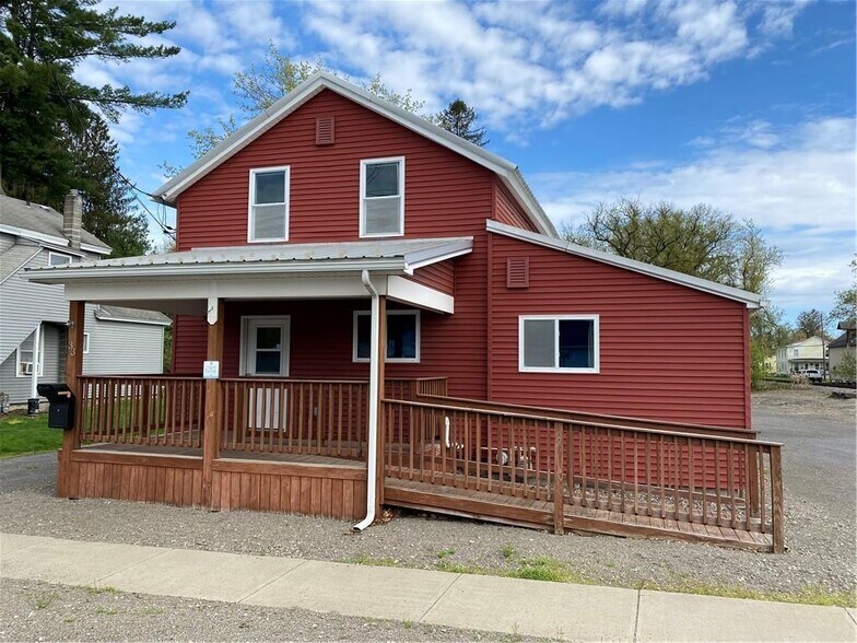 33 Hale St, Norwich, NY à vendre - Photo principale – Image 1 sur 16