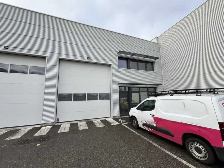 44 Rue De L'Avenir, Genas à louer - Photo de l’immeuble – Image 1 sur 14