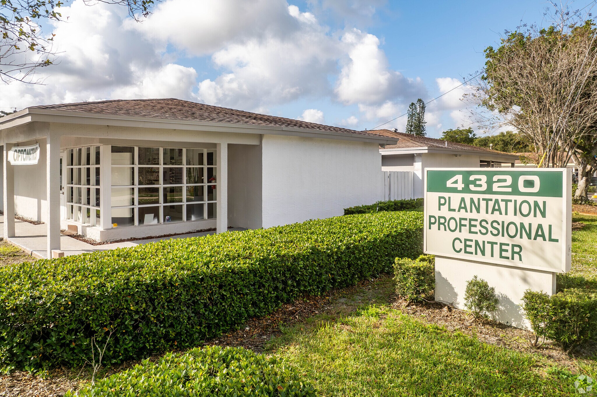 4330 W Broward Blvd, Plantation, FL à louer Photo de l’immeuble– Image 1 sur 11