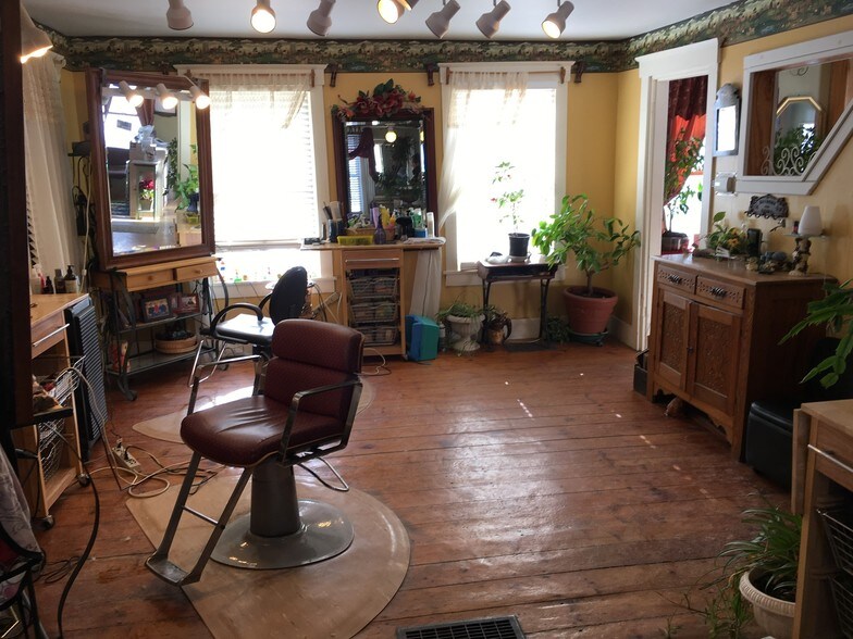 221 Main St, East Waterboro, ME à vendre - Photo intérieure – Image 3 sur 16
