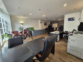 25 Rue André Joineau, Le Pré-Saint-Gervais à louer Photo intérieure– Image 2 sur 9