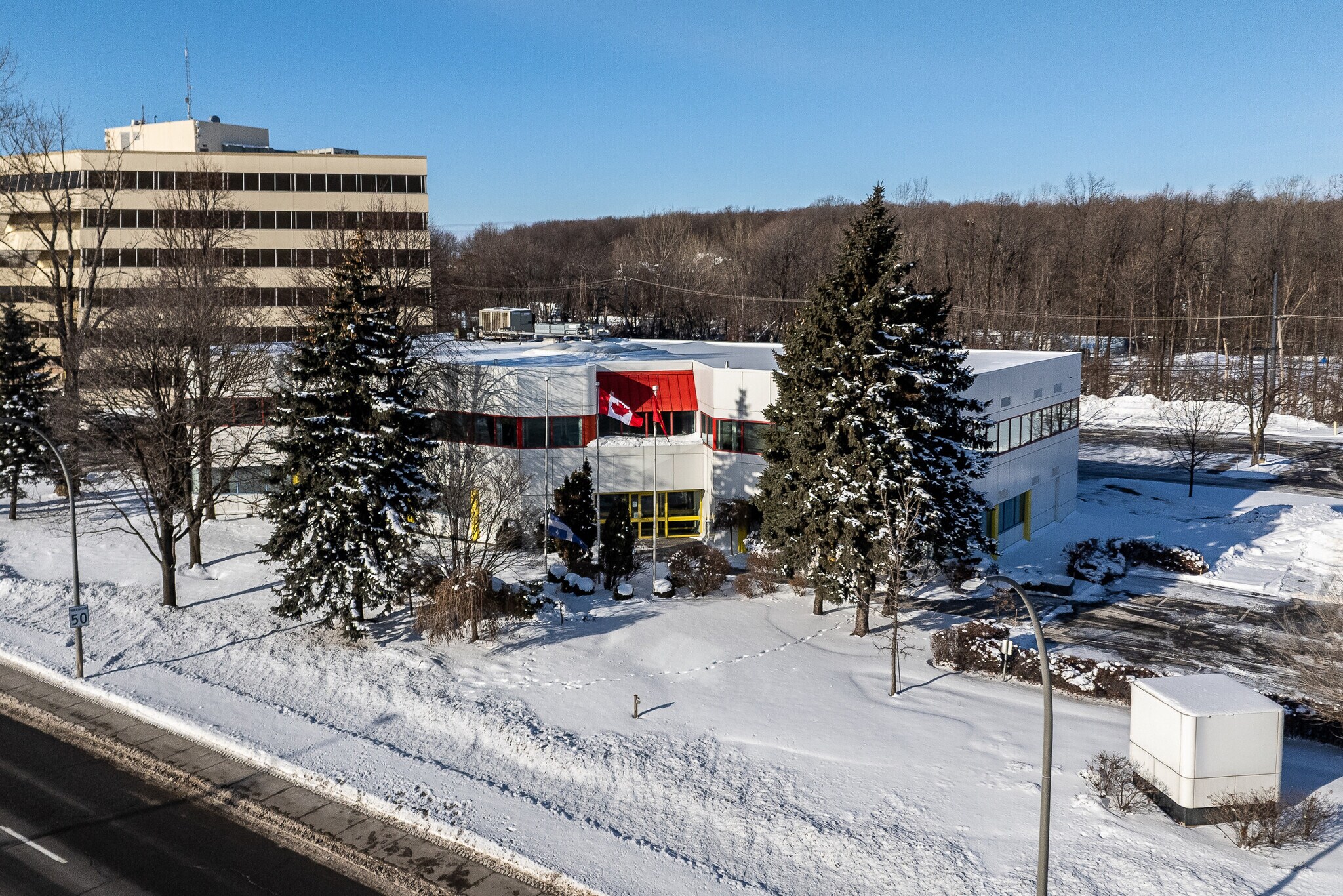 1325 Hwy Trans-Canada, Dorval, QC à vendre Photo principale– Image 1 sur 23