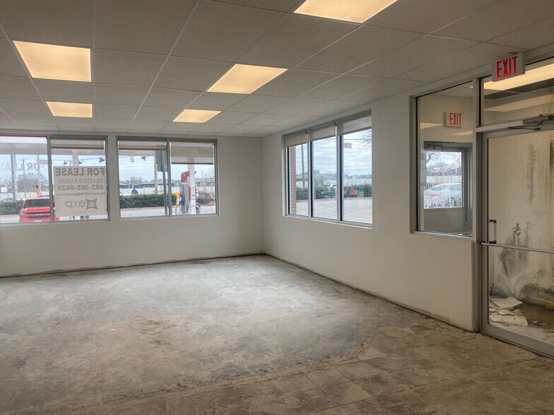 9501 Forest Ln, Dallas, TX à louer - Photo intérieure – Image 2 sur 6