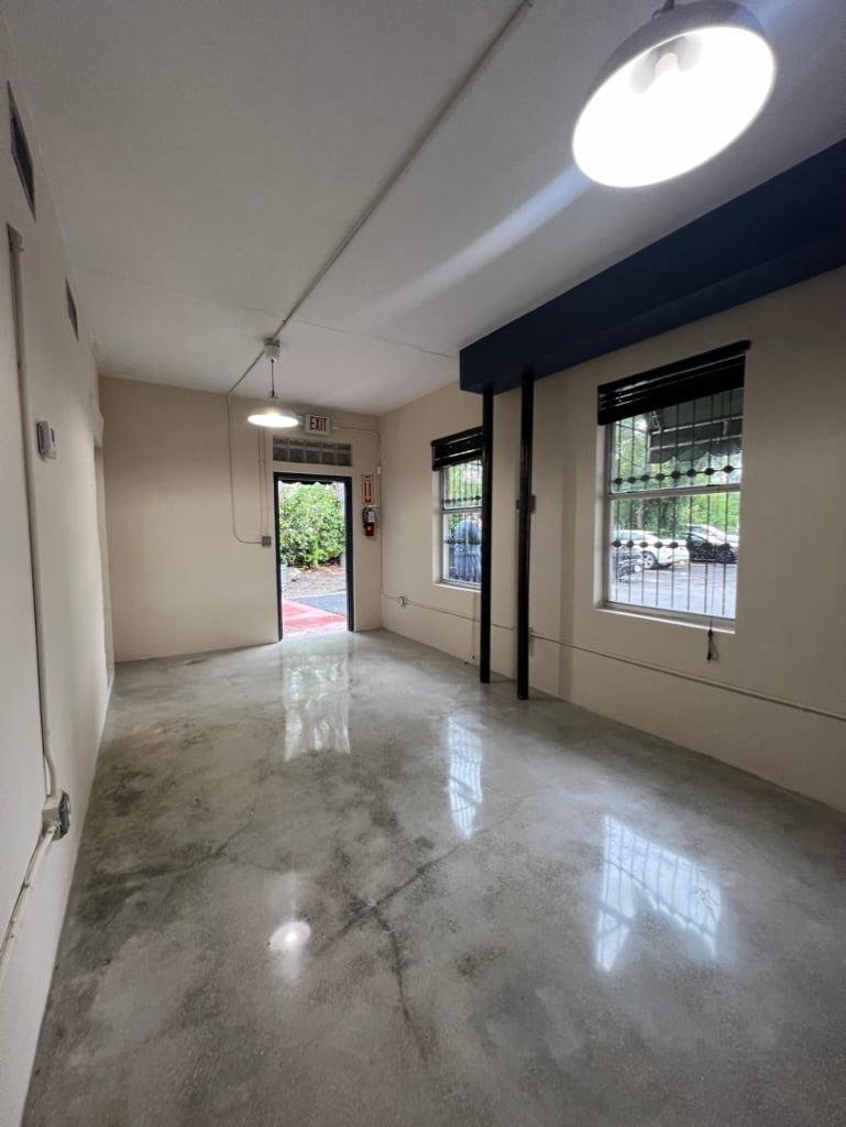 5400 NE 4 Ct, Miami, FL à louer Photo intérieure– Image 1 sur 2