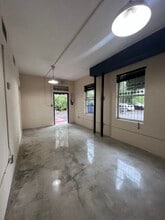 5400 NE 4 Ct, Miami, FL à louer Photo intérieure– Image 1 sur 2