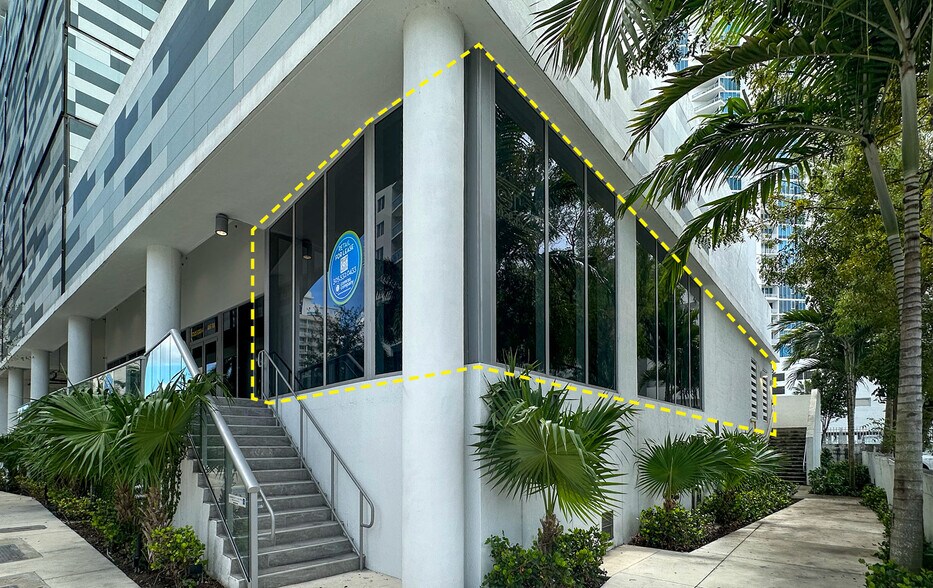 412 NW 22nd St, Miami, FL à louer - Photo de l’immeuble – Image 2 sur 5