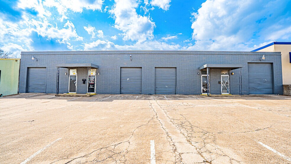 3216-3220 S Jones St, Fort Worth, TX à vendre - Photo de l’immeuble – Image 2 sur 12