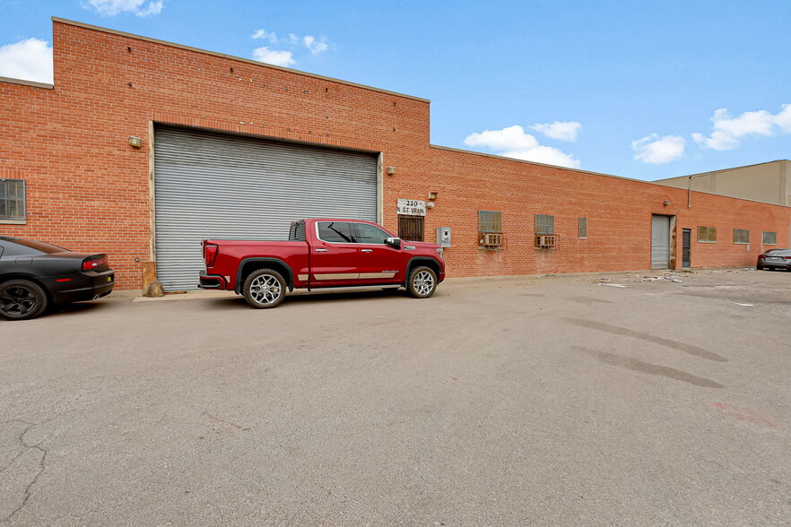 220 N Saint Vrain St, El Paso, TX à vendre - Photo de l’immeuble – Image 3 sur 53