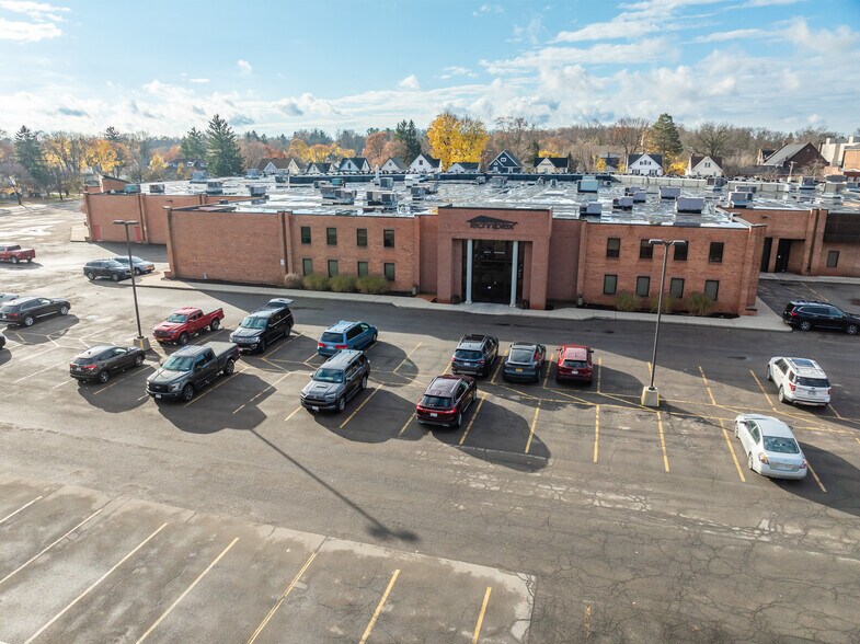 300 Main St, East Rochester, NY à louer - Photo de l’immeuble – Image 1 sur 35