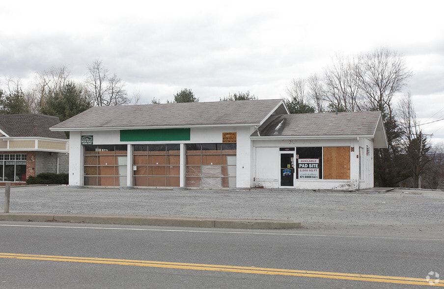 473 Violet Ave, Poughkeepsie, NY à vendre - Photo principale – Image 1 sur 2