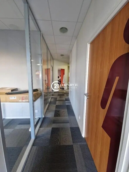 Bureau dans Louvigny à louer - Photo de l’immeuble – Image 3 sur 3