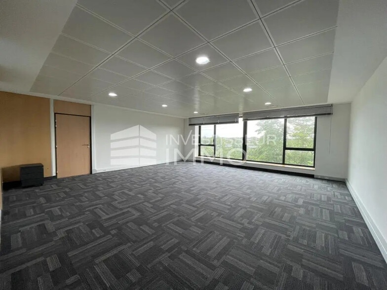 52 Boulevard De L'Yerres, Évry-Courcouronnes à vendre - Photo de l’immeuble – Image 1 sur 4
