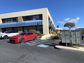 5 Harris Ct, Monterey, CA à louer Photo de l’immeuble– Image 1 sur 17