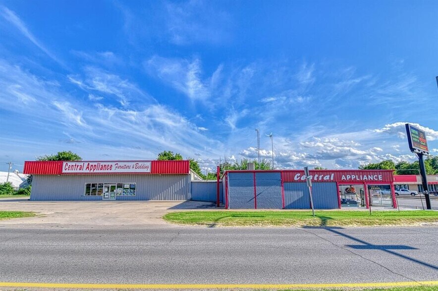 102 E Central Blvd, Anadarko, OK à vendre - Photo de l’immeuble – Image 3 sur 19